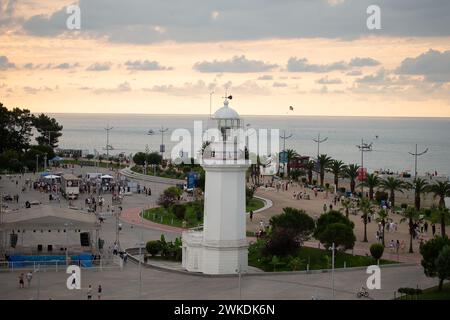 07 août 2022. Géorgie, Batumi. Remblai de Batumi vu d'en haut. Banque D'Images