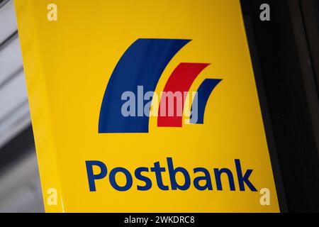 Stuttgart, Allemagne. 20 février 2024. Le logo Postbank est visible sur une succursale. Crédit : Marijan Murat/dpa/Alamy Live News Banque D'Images