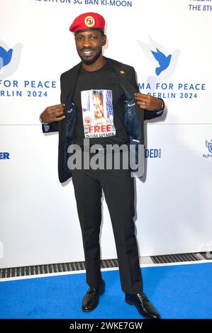 Bobi Wine BEI der Cinema for Peace Gala 2024 im WECC - Westhafen Event & Convention Center. Berlin, 19.02.2024 *** Bobi Wine au Gala Cinéma pour la paix 2024 au WECC Westhafen Event Convention Center Berlin, 19 02 2024 Foto:Xn.xKubelkax/xFuturexImagex cinema for Peace 4314 Banque D'Images