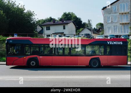 Jan Schmidt-Whitley/le Pictorium - illustrations de, Lituanie. 19 février 2024. lituanie/pays baltes/Vilnius - Un bus dans les rues de Vilnius. Crédit : LE PICTORIUM/Alamy Live News Banque D'Images