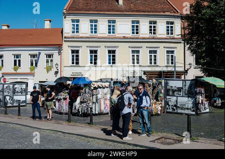 Jan Schmidt-Whitley/le Pictorium - illustrations de, Lituanie. 19 février 2024. lituanie/pays baltes/Vilnius - touristes dans les rues de la vieille ville de Vilnius. Crédit : LE PICTORIUM/Alamy Live News Banque D'Images