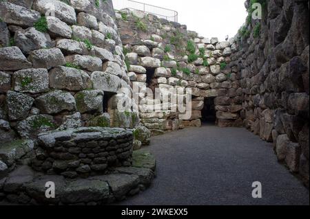 16 janvier 2023 - Sardaigne, Torralba, Province de Sassari. Nuraghe et village Santu Antine, blocs de basalte, âge du bronze - civilisation infirmière, Banque D'Images