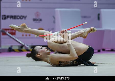 Chieti, Italie. 18 février 2024. Darja Varfolomeev de Raffaelo devise Viareggio vu pendant gymnastique rythmique FGI Serie A1 2024 à PalaTricalle, Chieti, Italie le 17 février 2024 crédit : Agence photo indépendante/Alamy Live News Banque D'Images