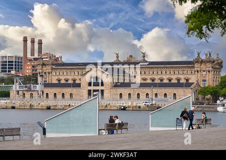 Edificio de la Aduana, Rambla de Mar, Port Vell, Puerto de Barcelona, Barcelone, Catalogne, Espagne. Banque D'Images