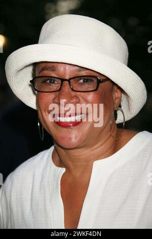 S. Epatha Merkerson assiste à la soirée d'ouverture du public Theater de Shakespeare dans le parc 'Mother courage and Her Children' au Delacorte Theater à Central Park à New York le 21 août 2006. Crédit photo : Henry McGee/MediaPunch Banque D'Images