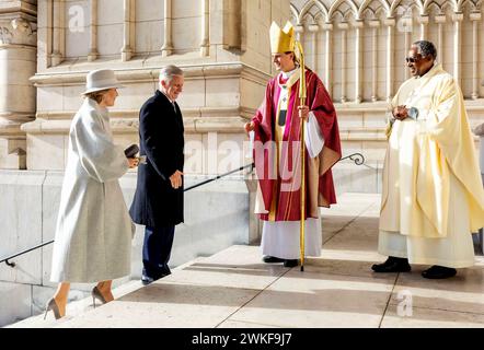 Brussel, Belgien. 20 février 2024. Belgique la reine Mathilde et le roi Filip (Philippe) et le roi Albert et la reine Paola et le prince Laurent et la princesse Claire et la princesse Delphine et James O'Hare et l'archiduc Carl Christian de Habsbourg-Lorraine et la princesse Marie-Astrid de Luxembourg assistent à la célébration eucharistique annuelle en mémoire des membres décédés du roi famille dans l'église notre-Dame de Laeken, Laken, Bruxelles crédit : Albert Nieboer/Netherlands OUT/point de vue OUT Foto : Albert Nieboer/dpa/Alamy Live News Banque D'Images