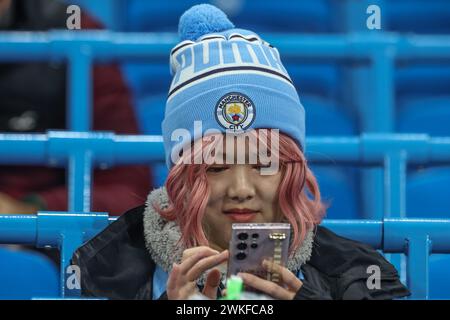 Manchester, Royaume-Uni. 20 février 2024. Les fans de Manchester City arrivent lors du match de premier League Manchester City vs Brentford au stade Etihad, Manchester, Royaume-Uni, le 20 février 2024 (photo par Mark Cosgrove/News images) à Manchester, Royaume-Uni, le 20/02/2024. (Photo de Mark Cosgrove/News images/SIPA USA) crédit : SIPA USA/Alamy Live News Banque D'Images