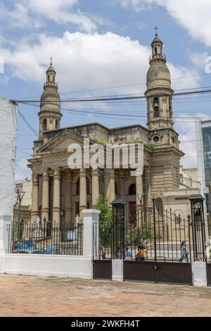 Église Santo Domingo, Basilique notre-Dame du Rosaire, dans la ville de San Miguel de Tucumán en Argentine. Banque D'Images