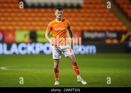 Blackpool, Royaume-Uni. 20 février 2024. Callum Connolly de Blackpool lors de la demi-finale du Bristol Street Motors Trophy match Blackpool vs Peterborough United à Bloomfield Road, Blackpool, Royaume-Uni, le 20 février 2024 (photo par Gareth Evans/News images) à Blackpool, Royaume-Uni le 20/02/2024. (Photo de Gareth Evans/News images/SIPA USA) crédit : SIPA USA/Alamy Live News Banque D'Images