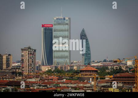Trois tours émergent dans le quartier de Milan CityLife, également connu sous le nom de Tre Torri. Les gratte-ciel sont occupés par les bureaux de Generali, Allianz et PWC. Italie. Banque D'Images