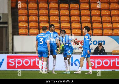 Blackpool, Royaume-Uni. 20 février 2024. Malik Mothersille de Peterborough United célèbre son objectif de faire 0-1 lors de la demi-finale du Bristol Street Motors Trophy match Blackpool vs Peterborough United à Bloomfield Road, Blackpool, Royaume-Uni, le 20 février 2024 (photo par Gareth Evans/News images) à Blackpool, Royaume-Uni le 20/02/2024. (Photo de Gareth Evans/News images/SIPA USA) crédit : SIPA USA/Alamy Live News Banque D'Images