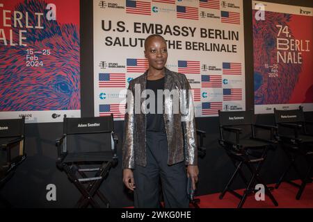 L'ambassade des États-Unis à Berlin a accueilli des personnalités de l'industrie cinématographique, de la culture et de la politique à sa réception annuelle à la Berlinale le 20 février 2024, célébrant la démocratie à l'honneur. Cet événement honore le 74e Festival international du film de Berlin, un canal d’échange culturel de longue date entre les États-Unis et l’Allemagne. Au milieu des préoccupations mondiales sur la suppression des droits fondamentaux par les régimes autoritaires, l'importance des festivals de cinéma internationaux comme la Berlinale est devenue plus critique que jamais. La réception s'est distinguée non seulement par son illustre liste d'invités, moi Banque D'Images