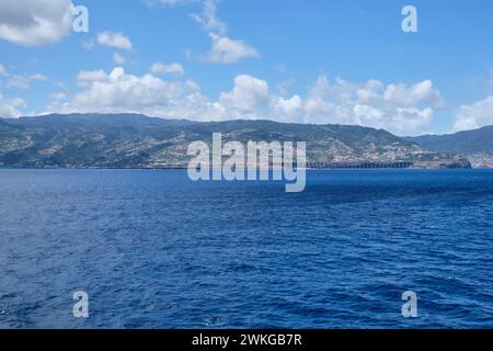 Voyage en ferry de Porto Santo à l'île de Madère Banque D'Images