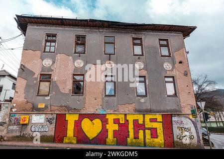 Sarajevo - BiH - 11 février 2024 : la synagogue de Bjelave, ou Bet Tefila, était le bâtiment religieux juif du district de Bjelave à Sarajevo, en Bosnie-Herzégovine Banque D'Images