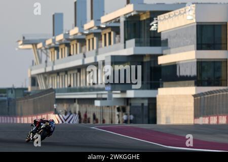 Doha, Qatar. 20 février 2024. Fabio Quartararo, pilote français de Monster Energy Yamaha, pilote sa moto lors de la deuxième journée des essais de pré-saison du MotoGP sur le circuit international de Lusail à Lusail, Doha, Qatar, le 20 février 2024. Crédit : Qian Jun/Xinhua/Alamy Live News Banque D'Images