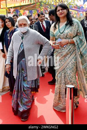 Noida, Inde. 20 février 2024. NOIDA, INDE - 20 FÉVRIER : le gouverneur de l'Uttar Pradesh, Anandiben Patel, a visité le Saras Aajeevika Mela qui se tient au secteur 33A de Noida Haat le 20 février 2024 à Noida, en Inde. (Photo de Sunil Ghosh/Hindustan Times/Sipa USA) crédit : Sipa USA/Alamy Live News Banque D'Images