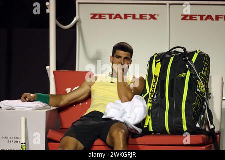 20 février 2024 : Jockey Club, Brasileiro, Brésil : tournoi de tennis de Rio Open : Carlos Alcaraz (ESP) tombe et se blesse à la cheville contre Thiago Monteiro (BRA) et a dû se retirer du match Banque D'Images