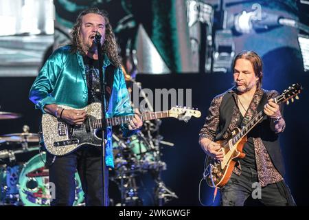 Maná : Fher Olvera (chant), Sergio Vallin (guitare) Banque D'Images