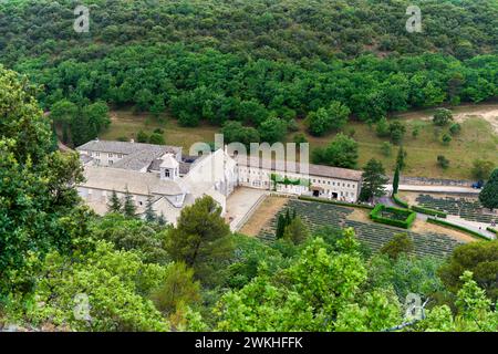 Abbaye notre-Dame de Sénanque, Gordes, Vaucluse, Provence-Alpes-Côte d’Azur, France, Europe Banque D'Images