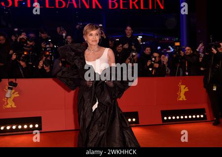 Sharon Stone BEI der Ankunft zu der Verleihung des Goldenen Ehrenbären BEI den 74. Internationalen Filmfestspielen à Berlin 20.02.2024 *** Sharon Stone arrivée à la cérémonie de remise des prix Honorary Golden Bear Award au 74e Festival international du film de Berlin 20 02 2024 Banque D'Images