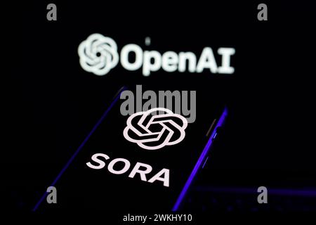 Sora OpenAI nouveau texte à vidéo modèle ai. Logo Sora et OpenAI à l'écran. Banque D'Images