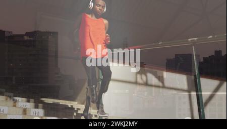 Image d'un paysage urbain sur un homme afro-américain handicapé avec des jambes artificielles en cours d'exécution Banque D'Images