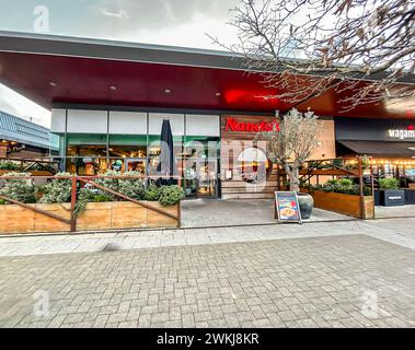 L'entrée de Nando. Nando's est une chaîne internationale de restaurants décontractés originaire d'Afrique du Sud Banque D'Images