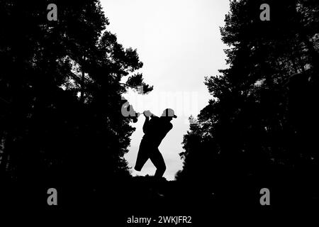 Photo du dossier datée du 12-05-2023 de Juan Postigo en silhouette au G4D Open. Le G4D (Golf for the Disabled) Tour organisera un tournoi avant un événement du PGA Tour pour la première fois à la CJ Cup Byron Nelson. Date d'émission : mercredi 21 février 2024. Banque D'Images