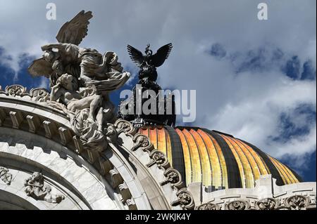 Dôme du Palacio de Bellas Artes dans le centre historique, Mexico Banque D'Images