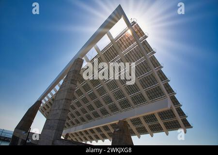 Pergola photovoltaïque, par Elias Torres & José Antonio Martínez Lapeña, Forum, Barcelone, Catalogne, Espagne, Europe Banque D'Images