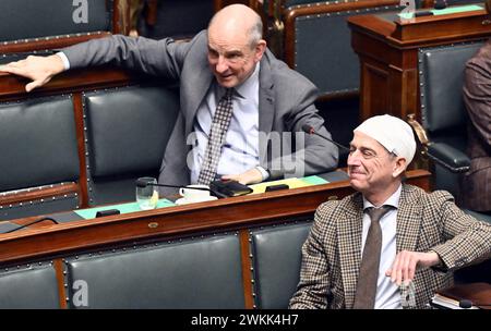 Bruxelles, Belgique. 21 février 2024. Koen Geens de CD&V et Servais Verherstraeten de CD&V photographiés lors d'une session plénière de la Chambre au Parlement fédéral à Bruxelles le mercredi 21 février 2024. BELGA PHOTO ERIC LALMAND crédit : Belga News Agency/Alamy Live News Banque D'Images