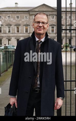 Art O'Leary, directeur général d'an Coimisiun Toghchain, arrive à Leinster House, Dublin, pour une apparition à la Commission mixte de l'Oireachtas sur les affaires de l'Union européenne, pour discuter des prochaines élections européennes de 2024, du droit de vote et de la lutte contre la désinformation. Date de la photo : mercredi 21 février 2024. Banque D'Images