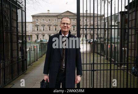 Art O'Leary, directeur général d'an Coimisiun Toghchain, arrive à Leinster House, Dublin, pour une apparition à la Commission mixte de l'Oireachtas sur les affaires de l'Union européenne, pour discuter des prochaines élections européennes de 2024, du droit de vote et de la lutte contre la désinformation. Date de la photo : mercredi 21 février 2024. Banque D'Images