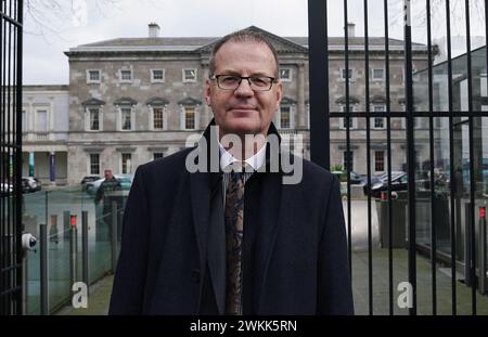 Art O'Leary, directeur général d'an Coimisiun Toghchain, arrive à Leinster House, Dublin, pour une apparition à la Commission mixte de l'Oireachtas sur les affaires de l'Union européenne, pour discuter des prochaines élections européennes de 2024, du droit de vote et de la lutte contre la désinformation. Date de la photo : mercredi 21 février 2024. Banque D'Images