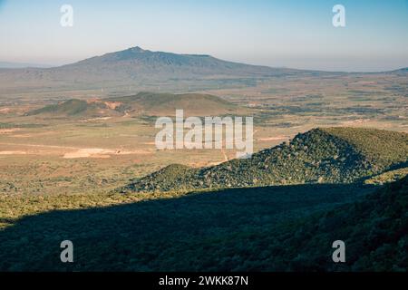 Vue panoramique sur le mont Longonot vu du point de vue de la vallée du Rift à Naivasha Banque D'Images