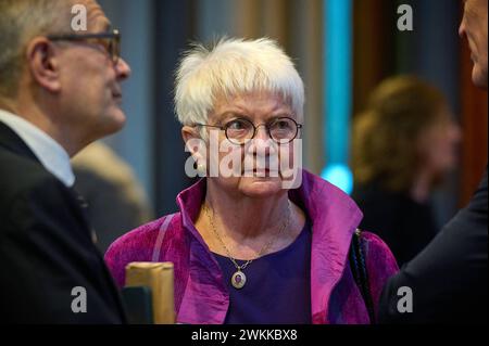 Der neue Diakonie-Praesident Ruediger Schuch ist am Dienstag 20.02.2024 mit einem Gottesdienst in der Heilig Kreuz-Kirche in Berlin offiziell ins AMT eingefuehrt worden. Foto : Gerda Hasselfeldt, Praesidentin des Deutschen Roten Kreuz Der 55-jaehrige Theologe Ruediger Schuch Hat zum Jahreswechsel als Nachfolger von Ulrich Lilie das AMT des Praesidenten der Diakonie Deutschland uebernommen. Davor vertrat er vier Jahre als Leiter des Evangelischen Bueros in Duesseldorf die Interessen der drei evangelischen Landeskirchen in Rheinland, Westfalen und Lippe BEI Landtag und Landesregierung. Siehe epd- Banque D'Images