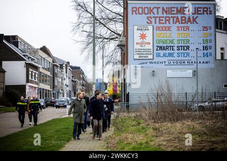 Heerlen, pays-Bas, 21-02-2024 le roi Willem Alexander lors d'une visite de travail à Heerlen-Noord. La visite de travail est axée sur le Programme national de sécurité et de sécurité. Crédit : NLBeeld/POOL/Rob Engelaar Banque D'Images