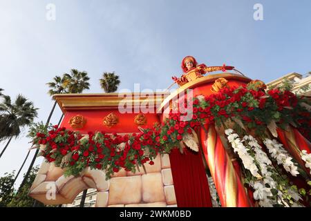 Nice, France. 21 février 2024. © PHOTOPQR/NICE MATIN/Patrice Lapoirie ; Nice ; 21/02/2024 ; bataille de fleurs carnaval Nice carnaval de Nice 2024 France, 21 février 2024 bataille de fleurs au carnaval de Nice crédit : MAXPPP/Alamy Live News Banque D'Images