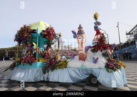 Nice, France. 21 février 2024. © PHOTOPQR/NICE MATIN/Patrice Lapoirie ; Nice ; 21/02/2024 ; bataille de fleurs carnaval Nice carnaval de Nice 2024 France, 21 février 2024 bataille de fleurs au carnaval de Nice crédit : MAXPPP/Alamy Live News Banque D'Images