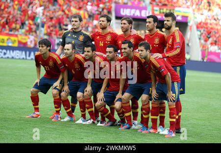 Team Spanien h.v.l. : Iker Casillas , Xabi Alonso , Sergio Ramos , Sergio Busquets , Gerard pique v.v.l. : David Silva , Andres Iniesta , Cesc Fabregas , Xavi Hernandes , Alvaro Arbeola , Jordi Alba Fussball EM 2012 : Spanien - Italien UEFA EURO 2012 Groupe C : Espagne vs Italie 10.6.12 © diebilderwelt / Alamy Stock Banque D'Images