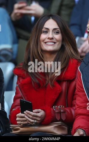 Frau von Xabi Alonso FC Bayern MŸnchen Nagore Aramburu FC Bayern MŸnchen - Borussia Dortmund BVB 4:1 1 Fussball Bundesliga saison 2016 / 2017 © diebilderwelt / Alamy Stock Banque D'Images