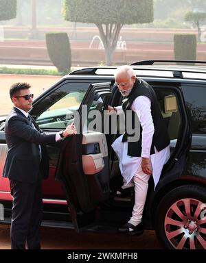 New Delhi, Inde. 21 février 2024. NEW DELHI, INDE - 21 FÉVRIER : le premier ministre Narendra Modi, arrive pour la réception cérémonielle du premier ministre grec Kyriakos Mitsotakis, au palais présidentiel le 21 février 2024 à New Delhi, en Inde. (Photo de Arvind Yadav/Hindustan Times/Sipa USA) crédit : Sipa USA/Alamy Live News Banque D'Images