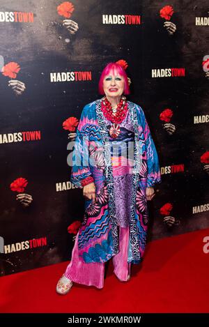 Londres, 21 février 2024, soirée d'ouverture de Hadestown, Dane Zandra Rhodes arrivant sur tapis rouge au Lyric Theatre, Lou Morris/Alamy Live News Banque D'Images