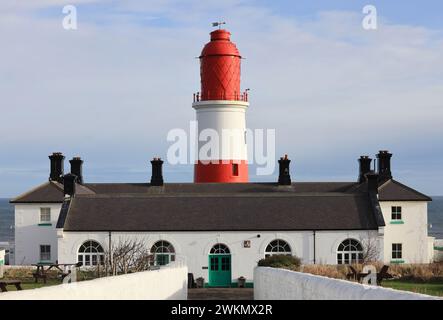 Le phare historique de Souter, géré par le National Trust, à Whitburn, près de Sunderland, Tyne and Wear, en Angleterre du Nord-est, ROYAUME-UNI Banque D'Images