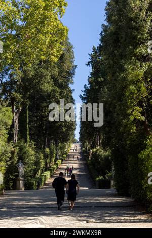 Le jardin de Boboli, au sud de la rivière Arno, attire les visiteurs sur les hectares de chemins serpentant à travers les célèbres jardins avec vue sur Florence et la fosse Banque D'Images