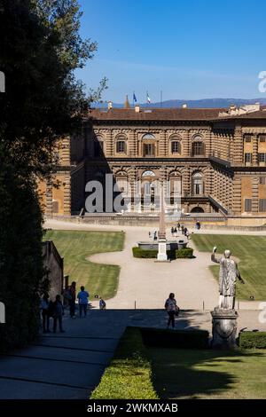 Le jardin de Boboli, au sud de la rivière Arno, attire les visiteurs sur les hectares de chemins serpentant à travers les célèbres jardins avec vue sur Florence et la fosse Banque D'Images