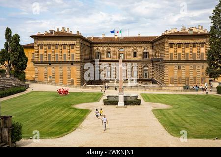 Le jardin Boboli, un parc derrière le Palais Pitti, offre une belle promenade dans les jardins Renaissance remplis de statuaires et avec vue sur Banque D'Images