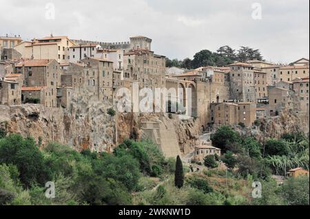 Vue sur la vieille ville de Pitigliano, Toscane, Italie Banque D'Images