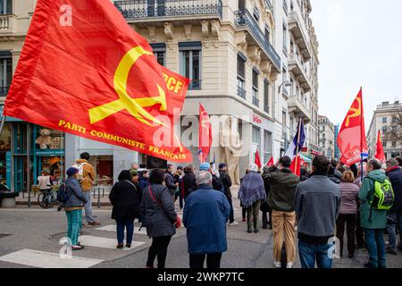 Le Parti communiste de Rhône a rendu hommage à Missak et Mélinée Manouchian devant le gardien de pierre à Lyon. Banque D'Images