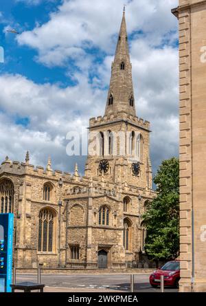 Royaume-Uni, Angleterre, Bedford, St Paul's médiéval anglican Church, Bedford, Riverside, comté de Bedfordshire, St Paul's est une église paroissiale florissante dans le Cat Banque D'Images